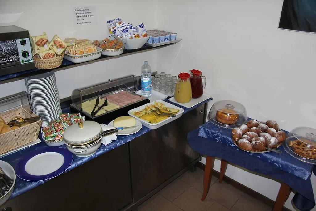 Hotel Vela Azzurra Rimini 2*,
