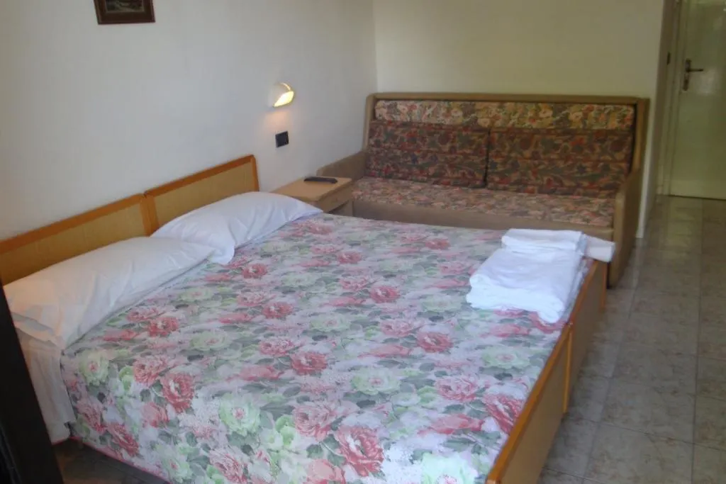 Hotel Vela Azzurra Ρίμινι 2*,