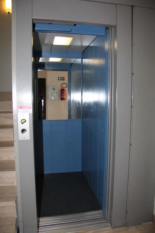 Hotel Vela Azzurra Rimini 2*,
